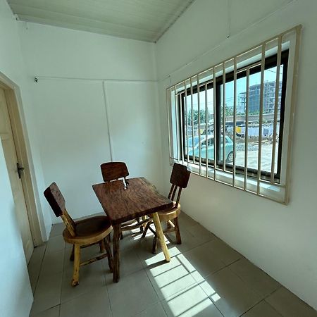 Big & Confortable House In Oxford Street Barnor Apartment Accra Exterior photo